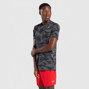 GymShark Size Medium Grey Painted Camo
Short Sleeve Crew Neck T Shirt